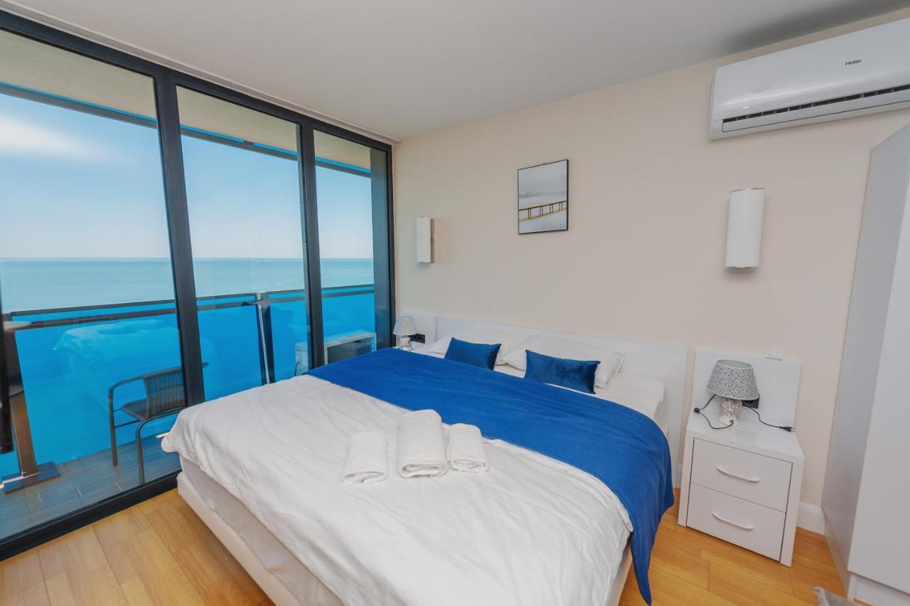 Orbi City Center Suite Batumi Ngoại thất bức ảnh