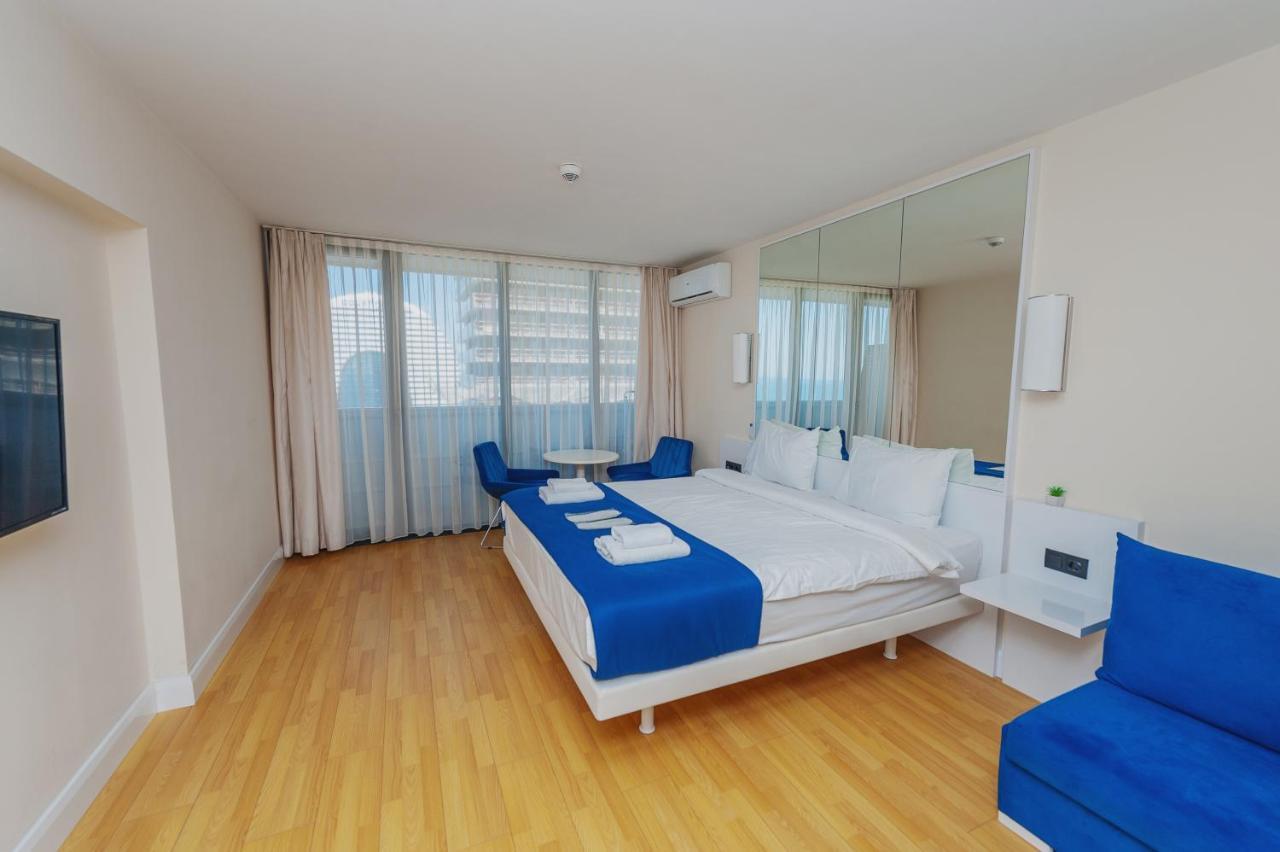 Orbi City Center Suite Batumi Ngoại thất bức ảnh